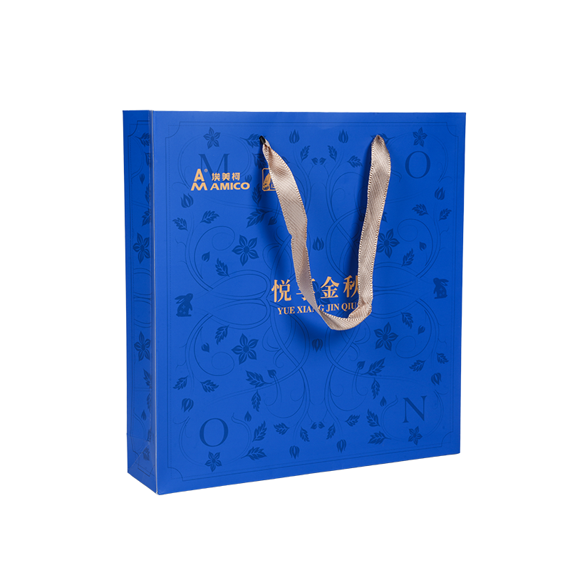 Vertikale kraftpapirposer med ferietema